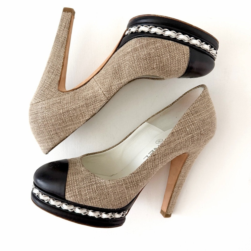 CHANEL | Beige Tweed & Black Cap Toe Platform Pumps with Chain Detail EU 37 - Picture 3 of 16